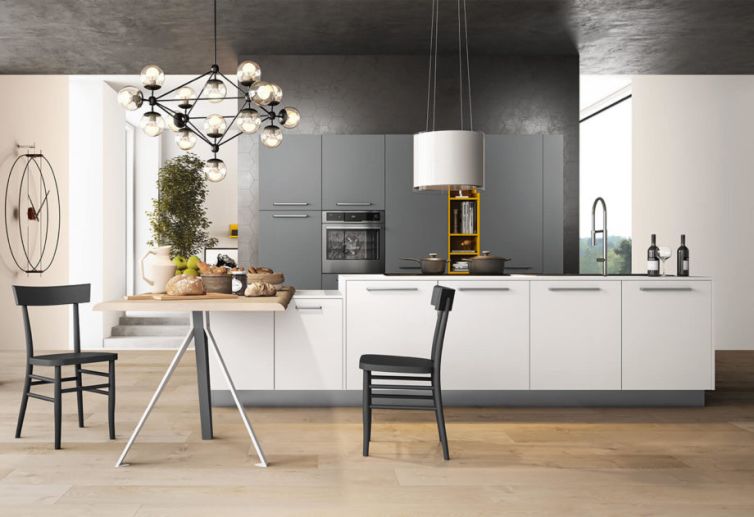 castra-showroom-cucina-bianca-laccata-con-maniglie-time-arredo3-1